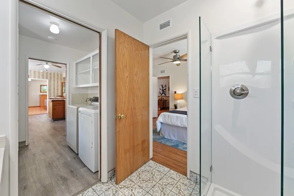 868 Stevely Long Beach, CA 90815
