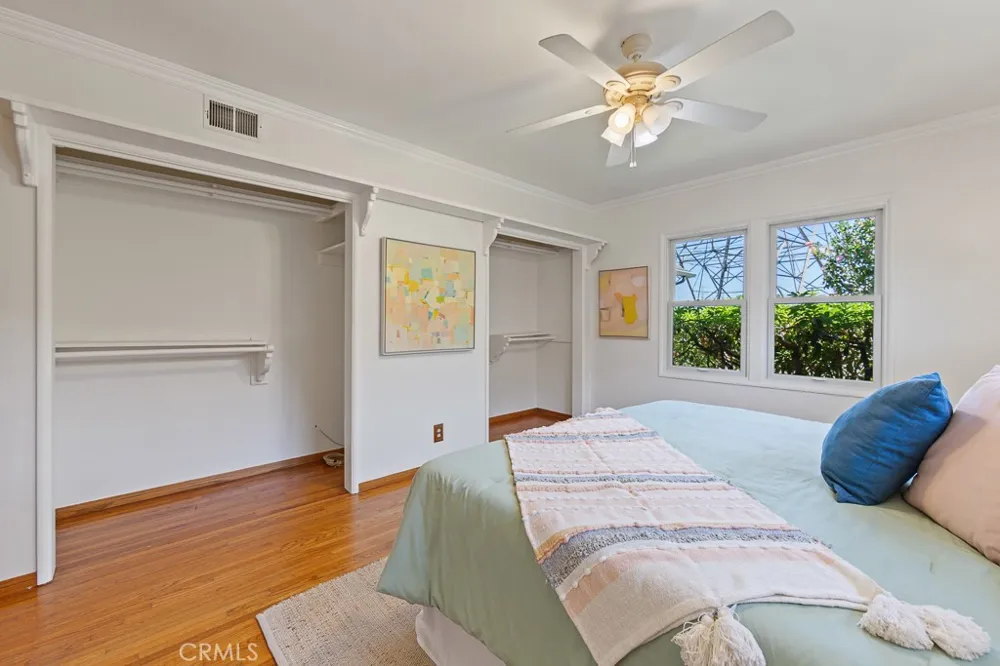868 Stevely Long Beach, CA 90815