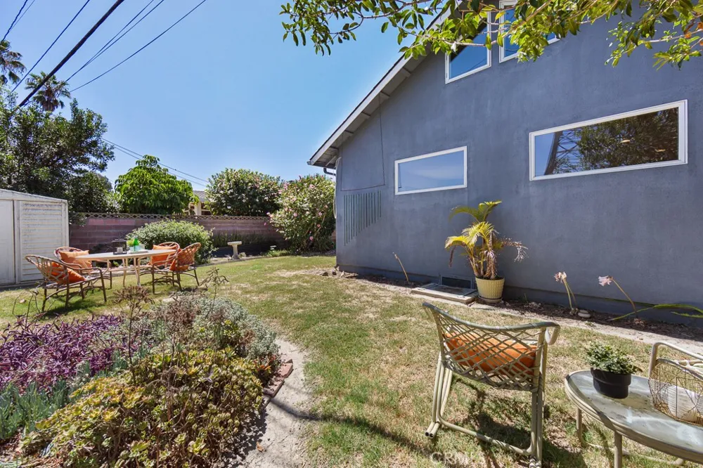 868 Stevely Long Beach, CA 90815
