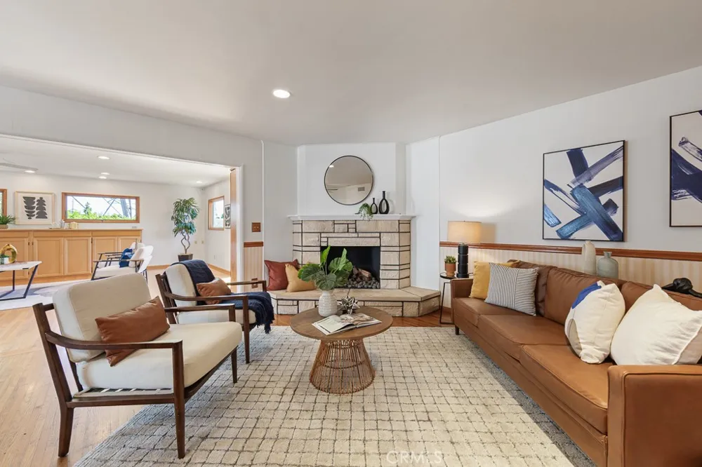 868 Stevely Long Beach, CA 90815
