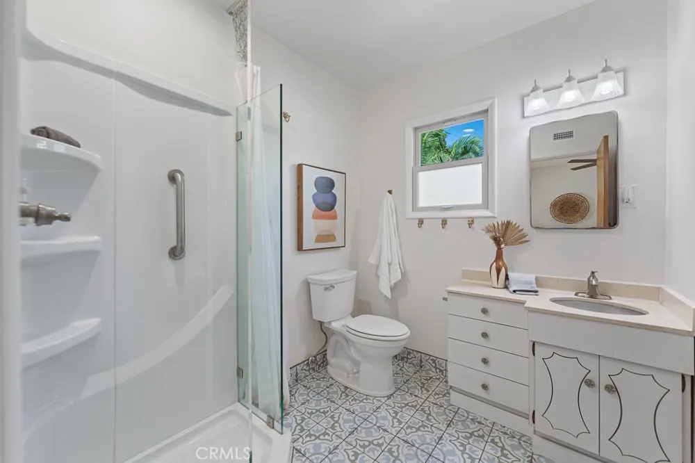868 Stevely Long Beach, CA 90815