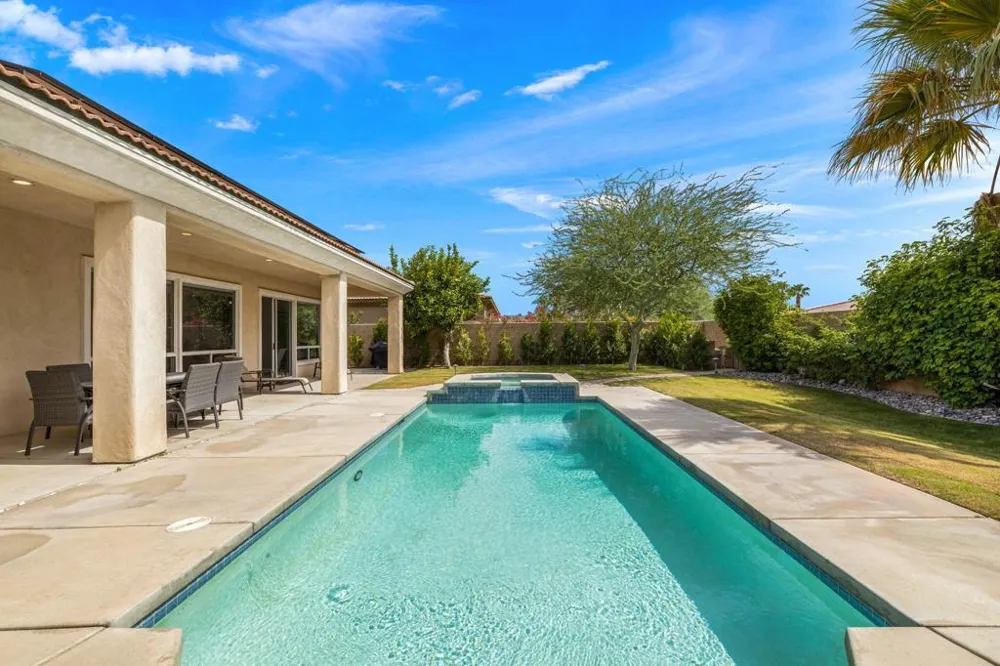 74053 Chinook Circle Palm Desert, CA 92211