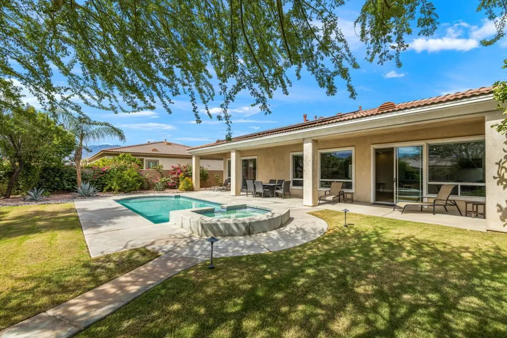 74053 Chinook Circle Palm Desert, CA 92211