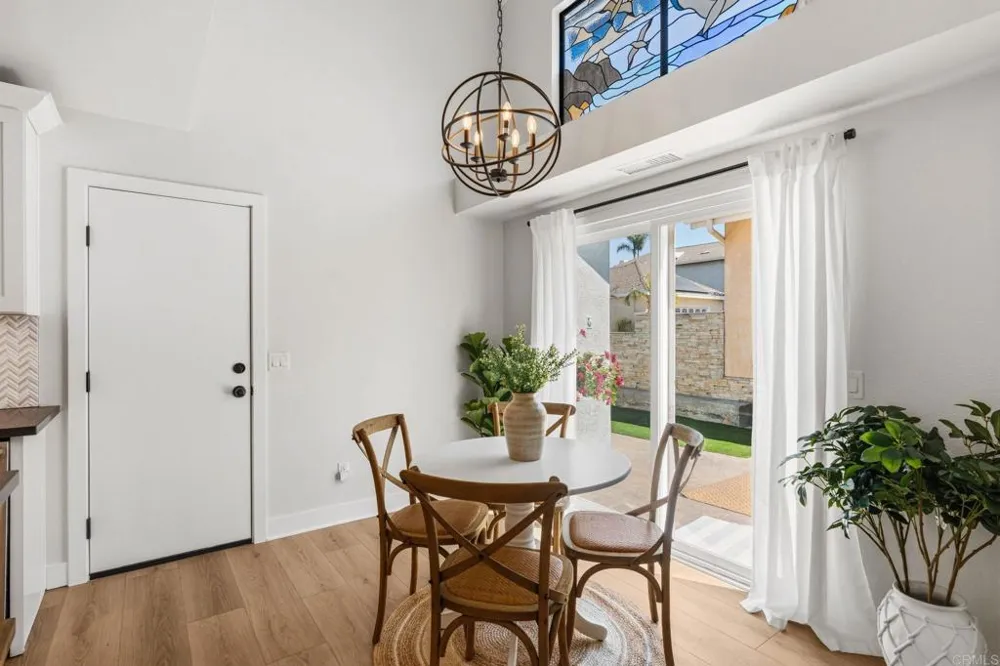 838 Windcrest Drive Carlsbad, CA 92011