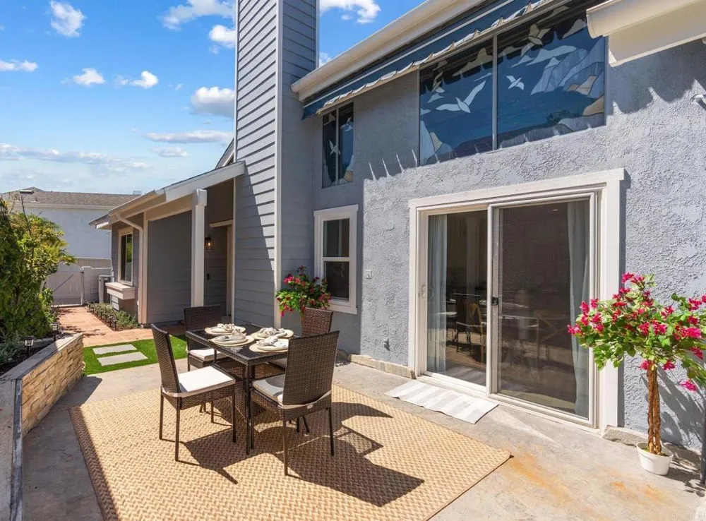 838 Windcrest Drive Carlsbad, CA 92011