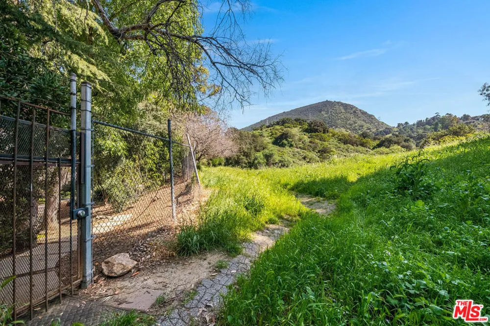 3480 Barham Boulevard #326 Los Angeles, CA 90068