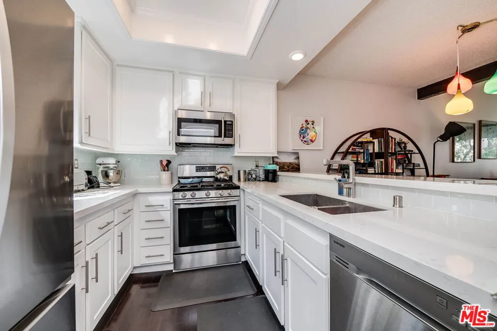 3480 Barham Boulevard #326 Los Angeles, CA 90068
