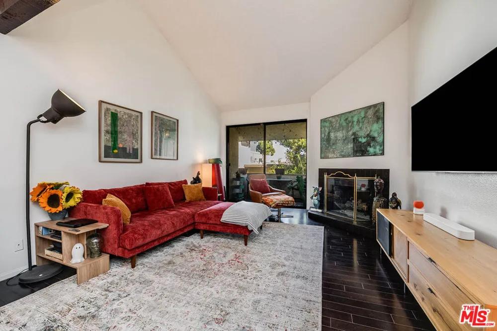 3480 Barham Boulevard #326 Los Angeles, CA 90068