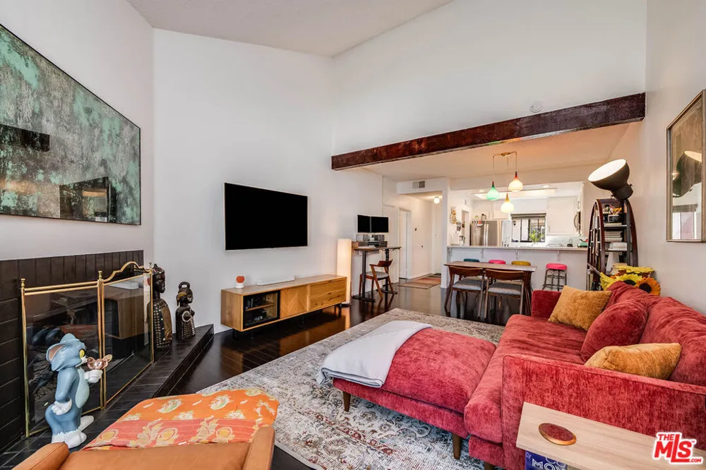 3480 Barham Boulevard #326 Los Angeles, CA 90068
