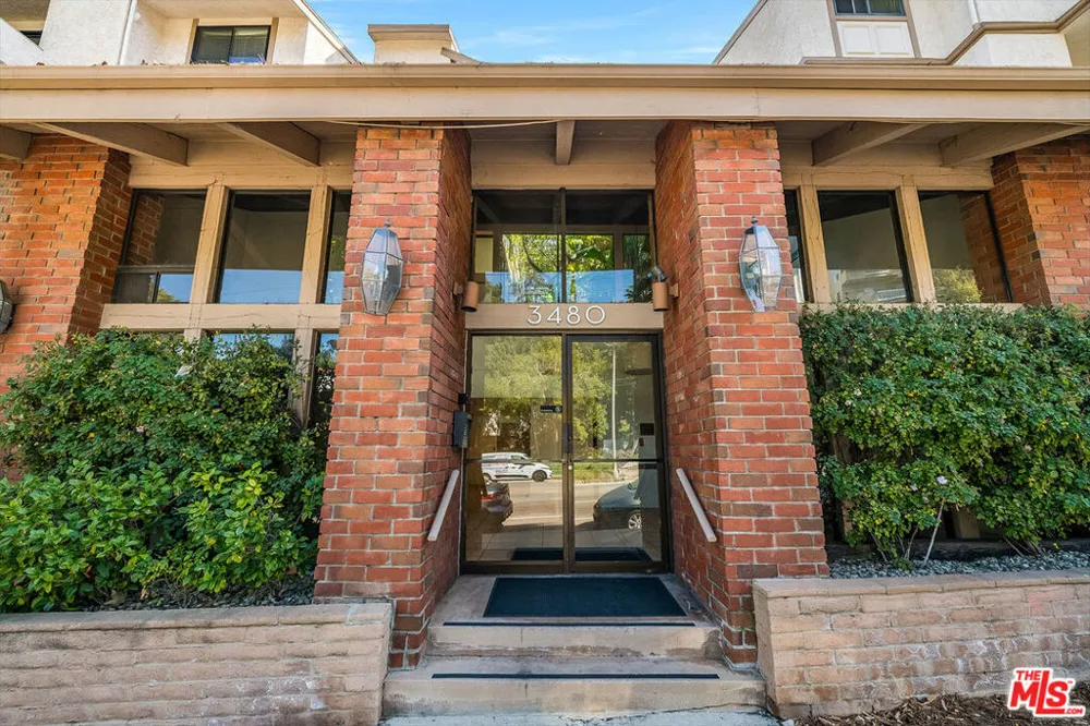 3480 Barham Boulevard #326 Los Angeles, CA 90068