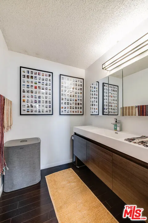 3480 Barham Boulevard #326 Los Angeles, CA 90068