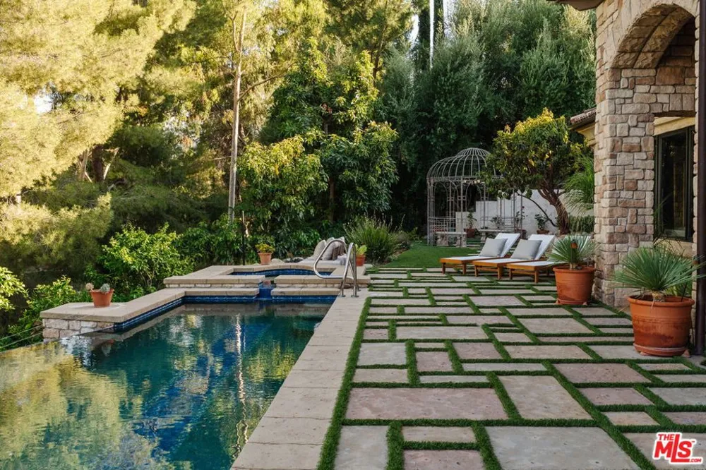 24903 Palmilla Drive Calabasas, CA 91302