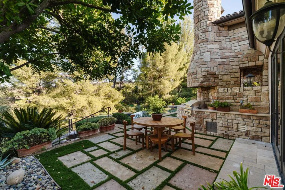 24903 Palmilla Drive Calabasas, CA 91302