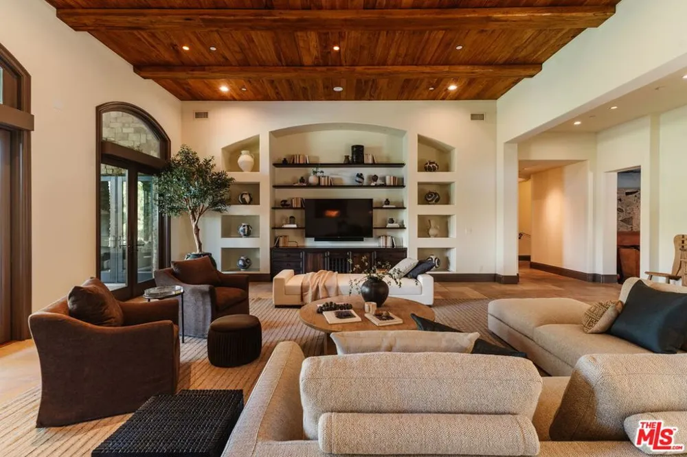 24903 Palmilla Drive Calabasas, CA 91302