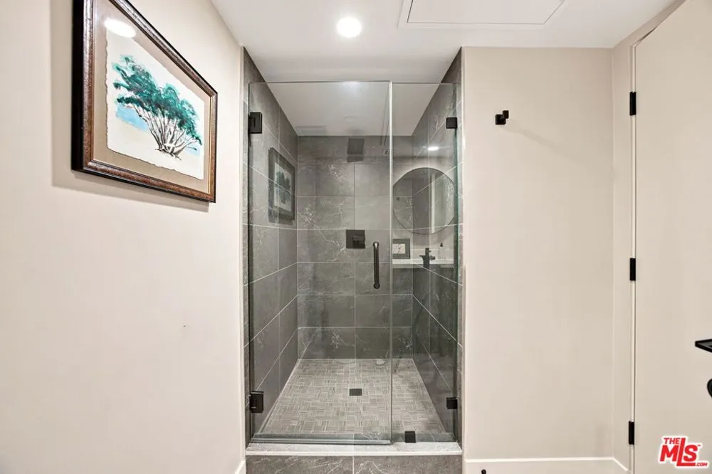 11622 Colfax Meadow Lane Studio City, CA 91604