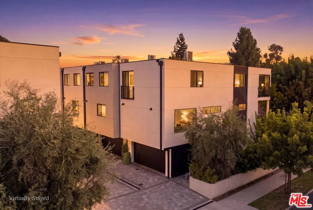 11622 Colfax Meadow Lane Studio City, CA 91604