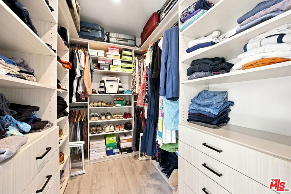 11622 Colfax Meadow Lane Studio City, CA 91604