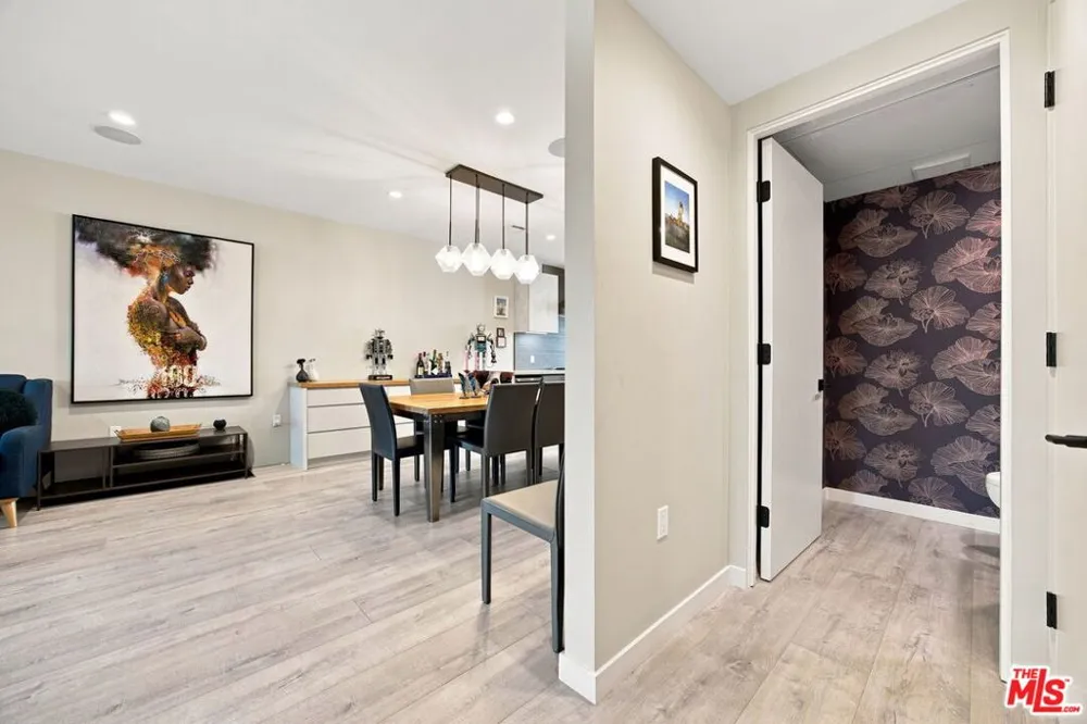 11622 Colfax Meadow Lane Studio City, CA 91604