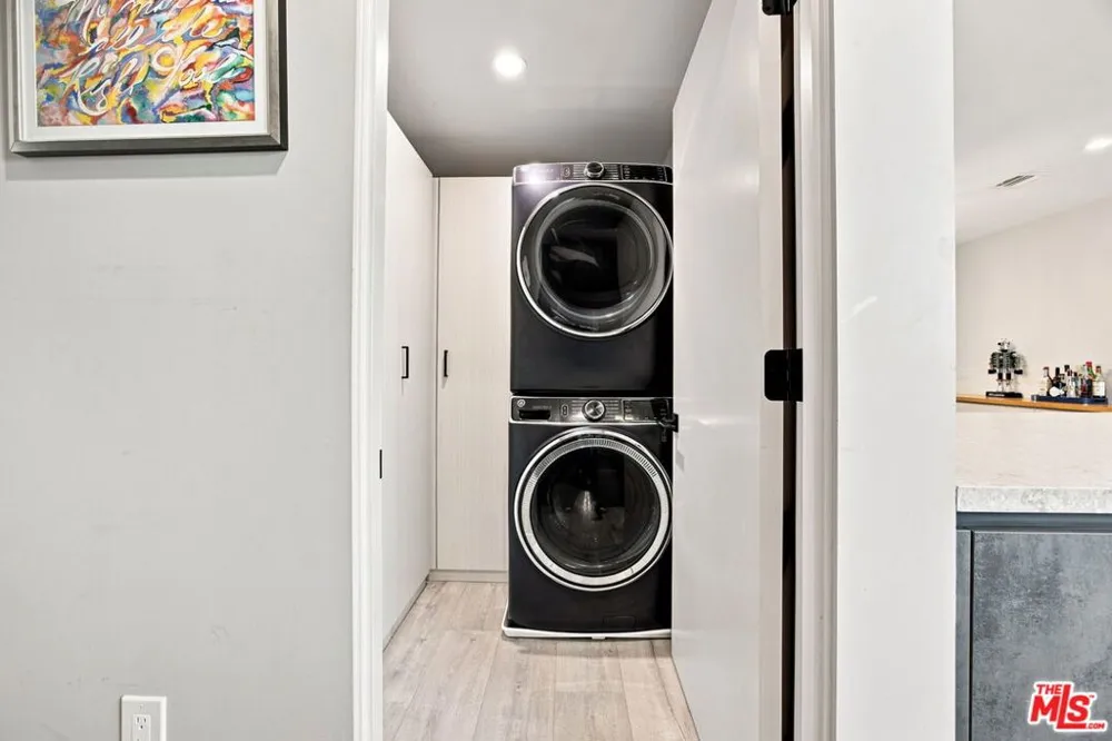 11622 Colfax Meadow Lane Studio City, CA 91604