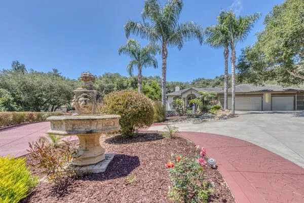 6040 Sherry Lee Lane Salinas, CA 93907