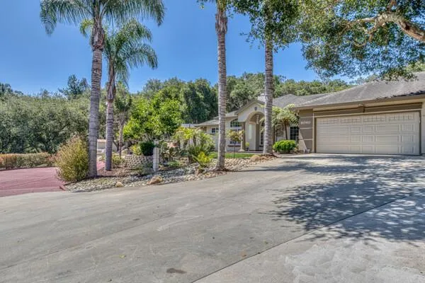 6040 Sherry Lee Lane Salinas, CA 93907