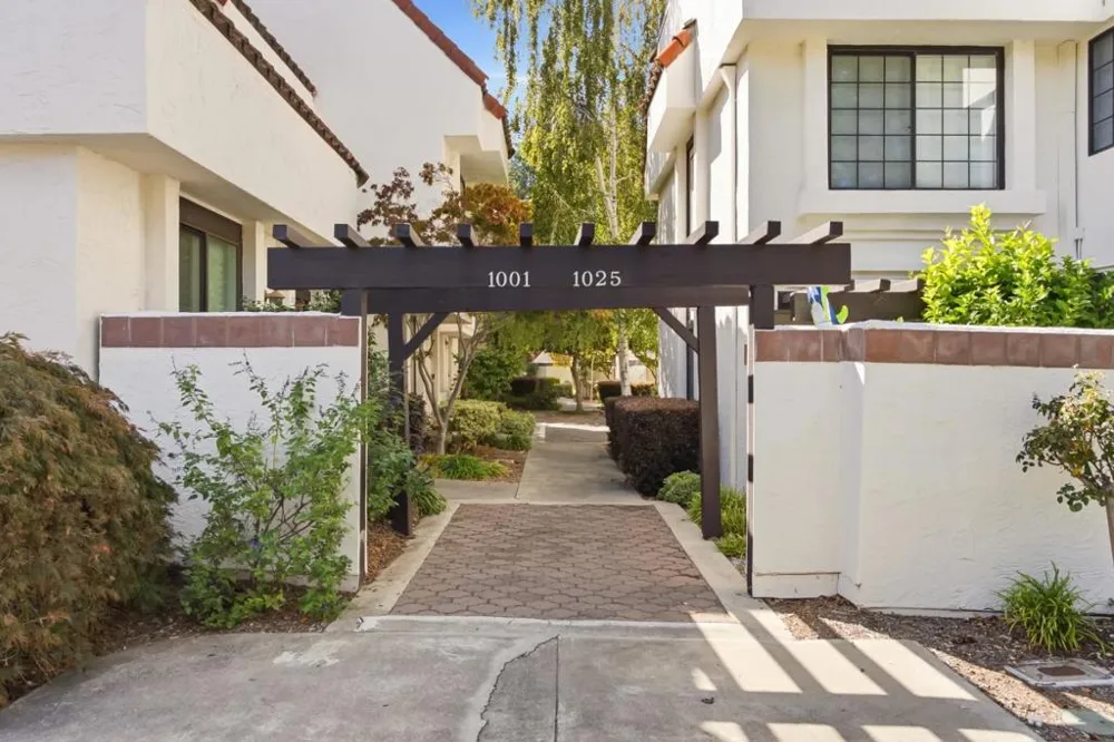 1003 Chula Vista Terrace Sunnyvale, CA 94086