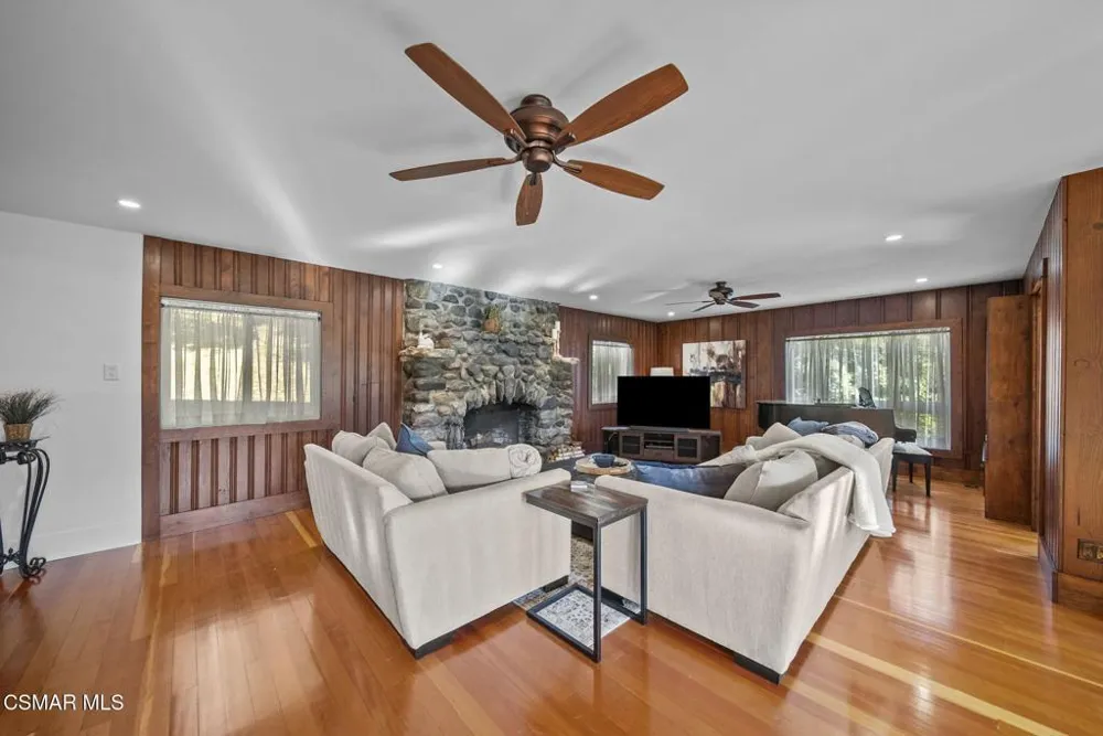 2375 Laguna Circle Drive Agoura Hills, CA 91301