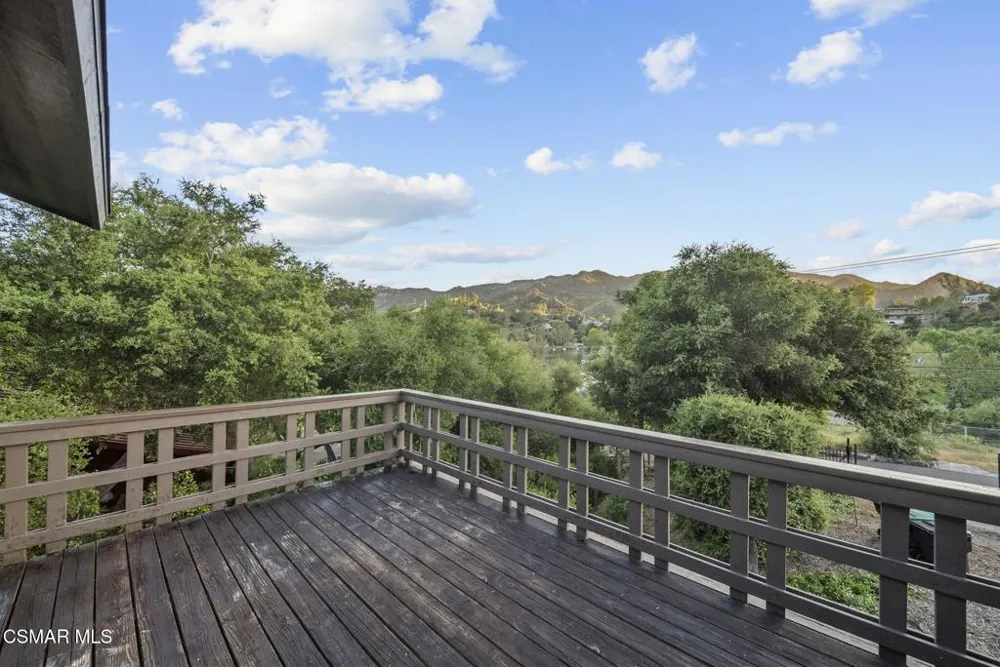 2375 Laguna Circle Drive Agoura Hills, CA 91301