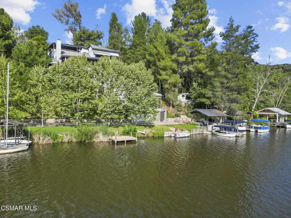 2375 Laguna Circle Drive Agoura Hills, CA 91301