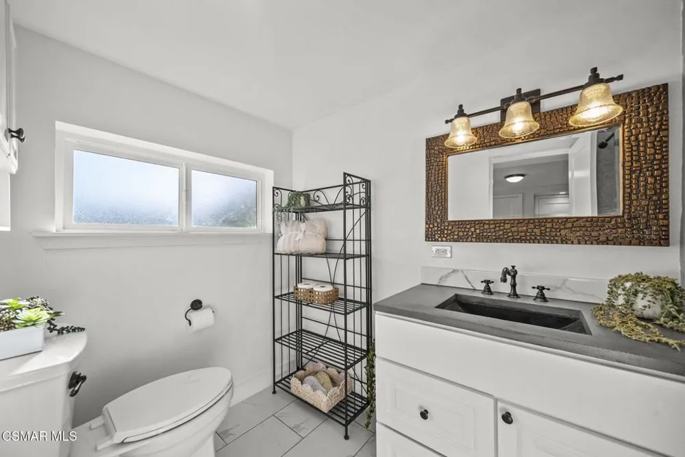 2375 Laguna Circle Drive Agoura Hills, CA 91301