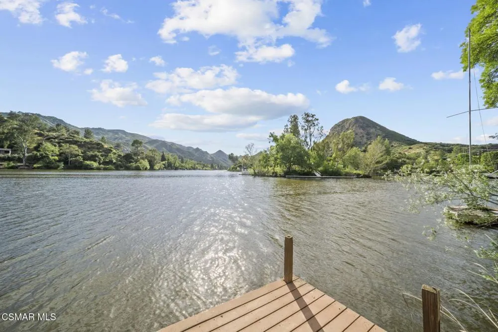 2375 Laguna Circle Drive Agoura Hills, CA 91301