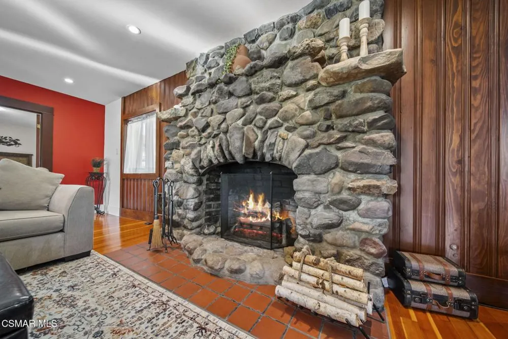 2375 Laguna Circle Drive Agoura Hills, CA 91301