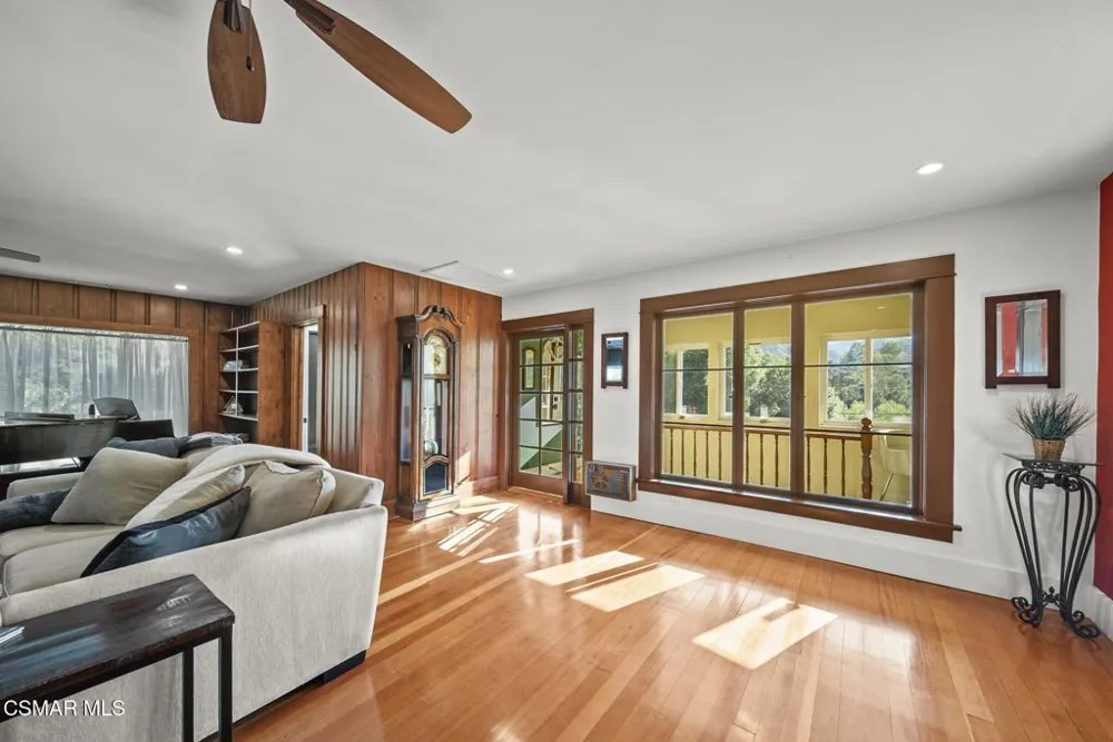 2375 Laguna Circle Drive Agoura Hills, CA 91301