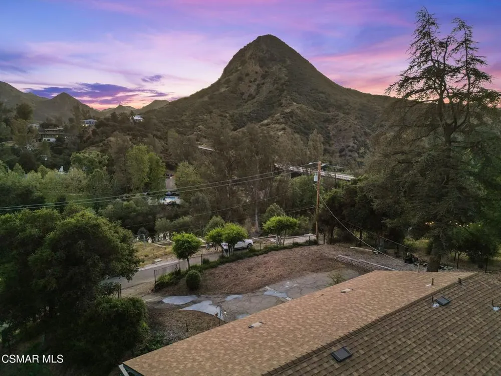2375 Laguna Circle Drive Agoura Hills, CA 91301