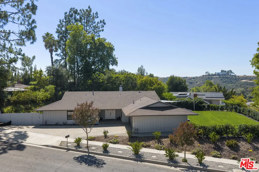 3159 Voltaire Drive Topanga, CA 90290