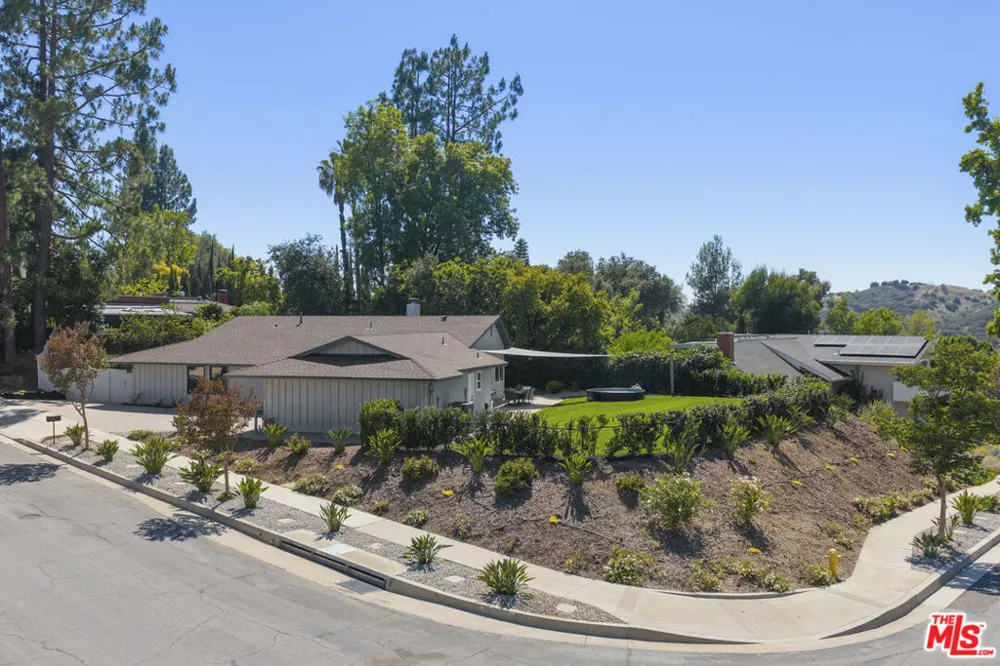 3159 Voltaire Drive Topanga, CA 90290