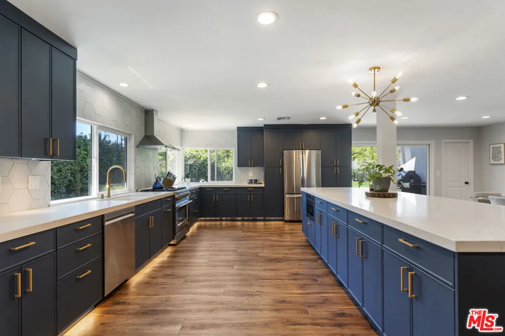 3159 Voltaire Drive Topanga, CA 90290