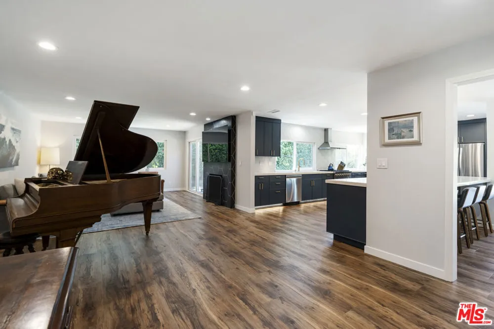 3159 Voltaire Drive Topanga, CA 90290