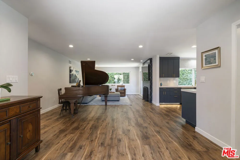 3159 Voltaire Drive Topanga, CA 90290