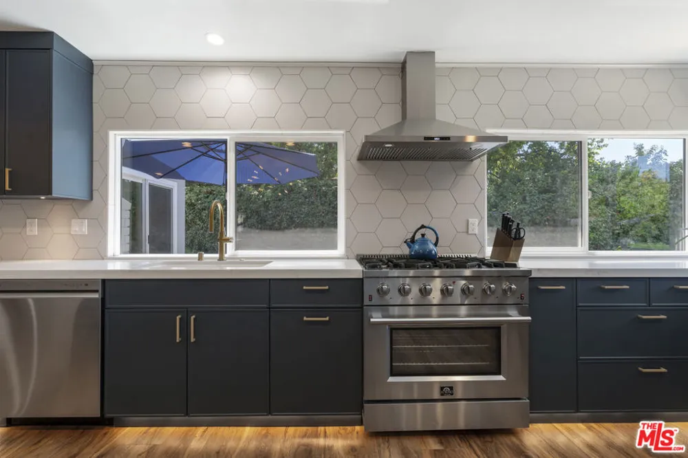 3159 Voltaire Drive Topanga, CA 90290