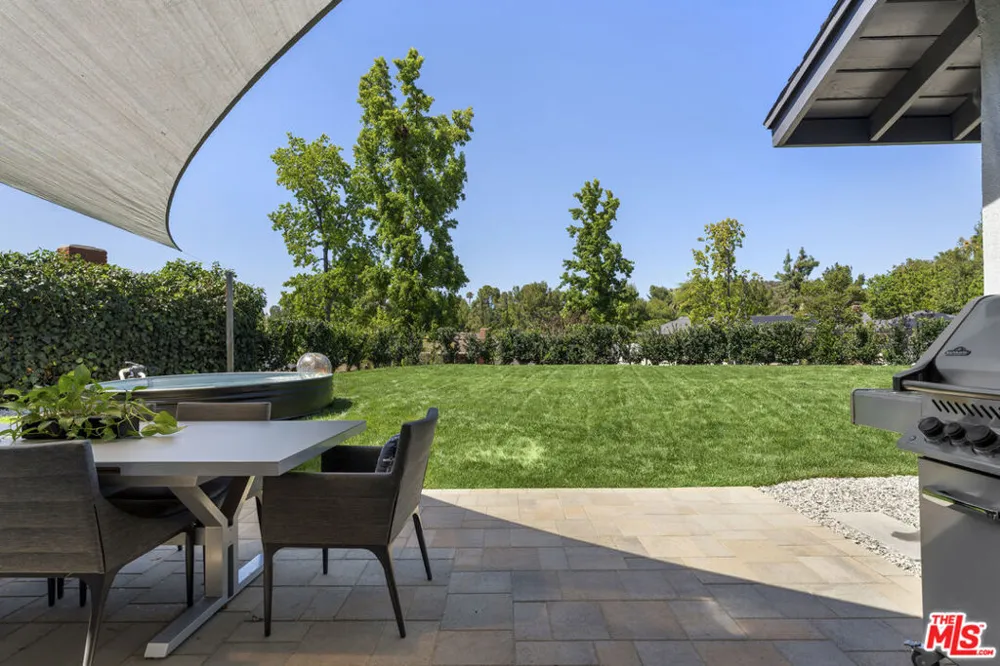 3159 Voltaire Drive Topanga, CA 90290