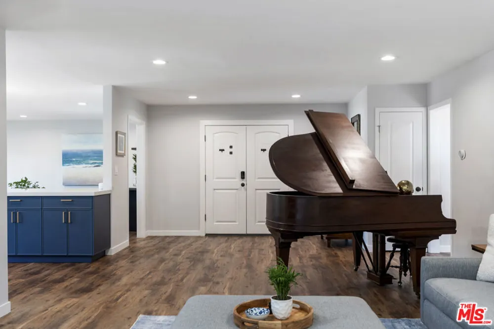 3159 Voltaire Drive Topanga, CA 90290