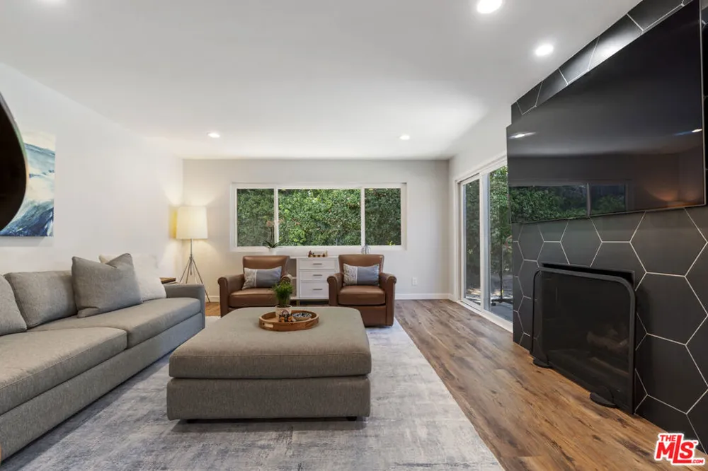 3159 Voltaire Drive Topanga, CA 90290