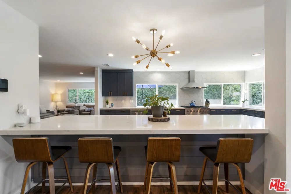3159 Voltaire Drive Topanga, CA 90290