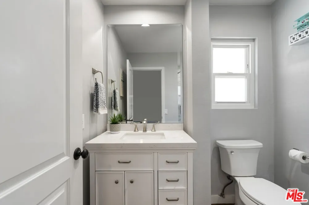 3159 Voltaire Drive Topanga, CA 90290