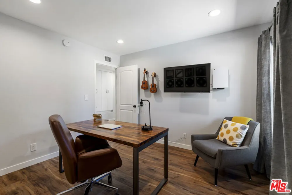 3159 Voltaire Drive Topanga, CA 90290