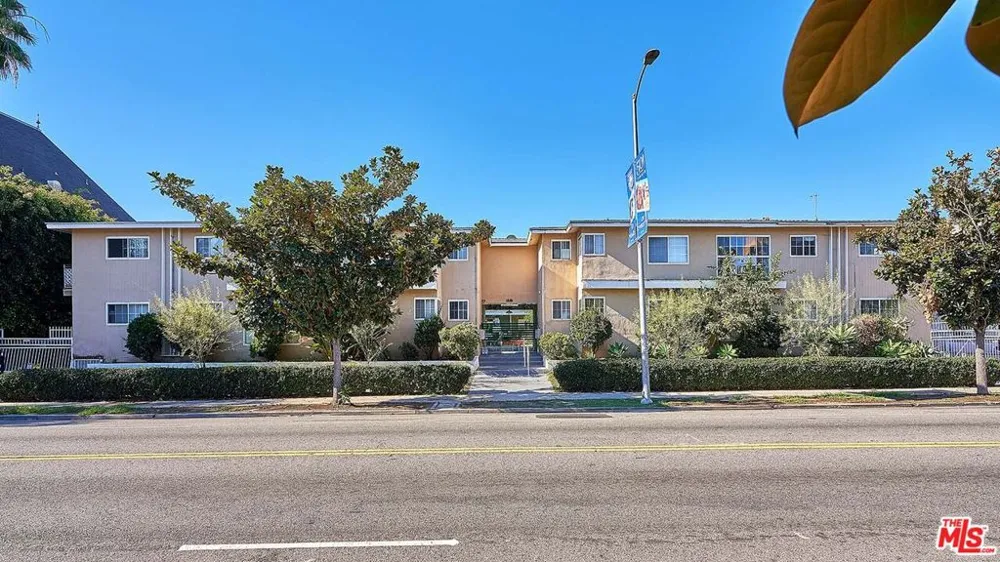 443 S Wilton Place #5 Los Angeles, CA 90020