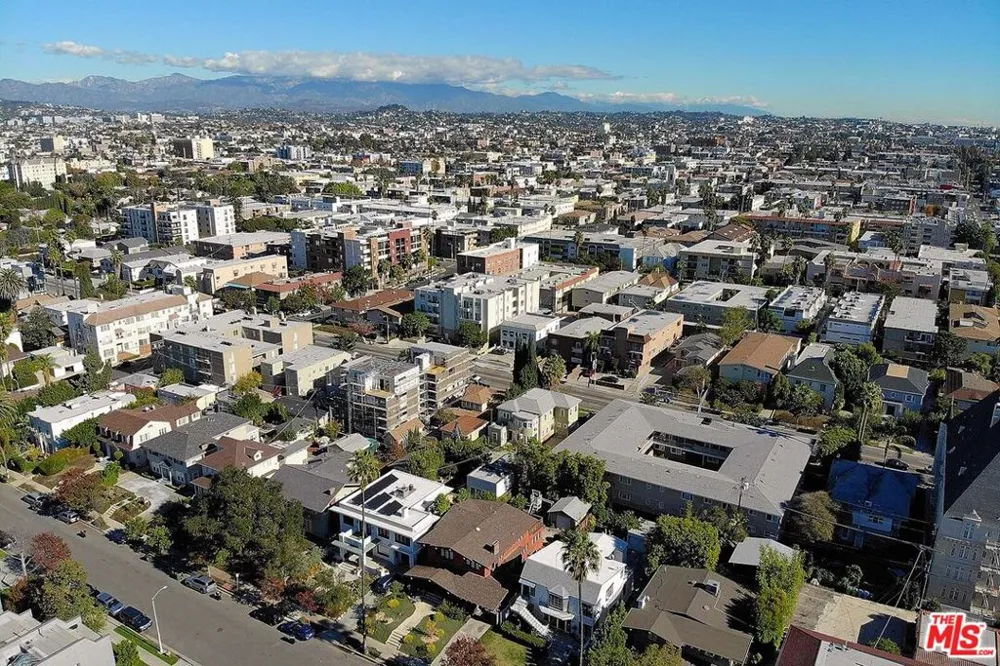 443 S Wilton Place #5 Los Angeles, CA 90020