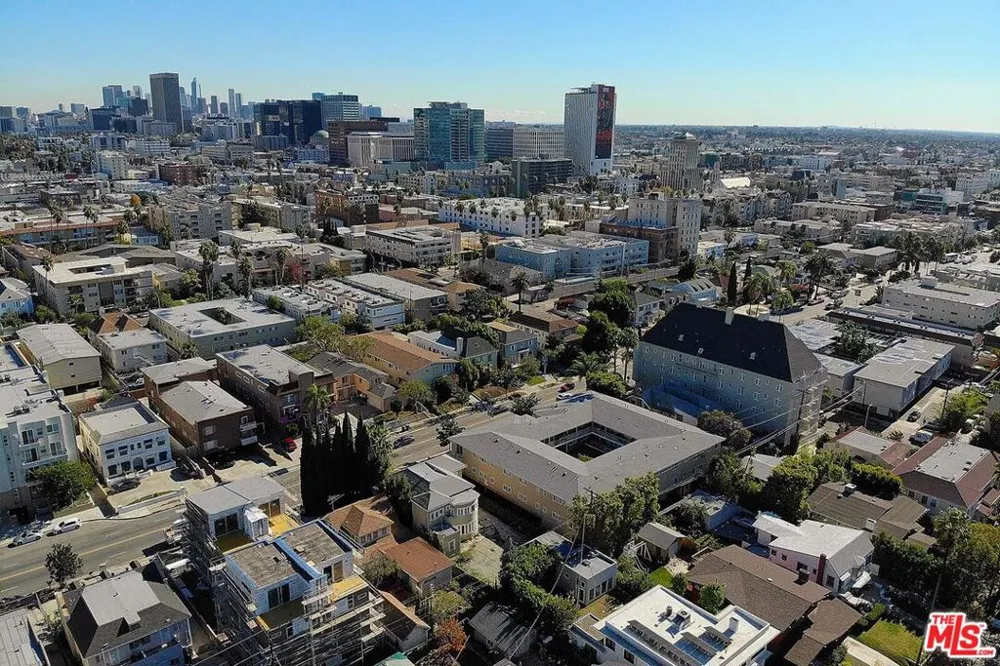 443 S Wilton Place #5 Los Angeles, CA 90020