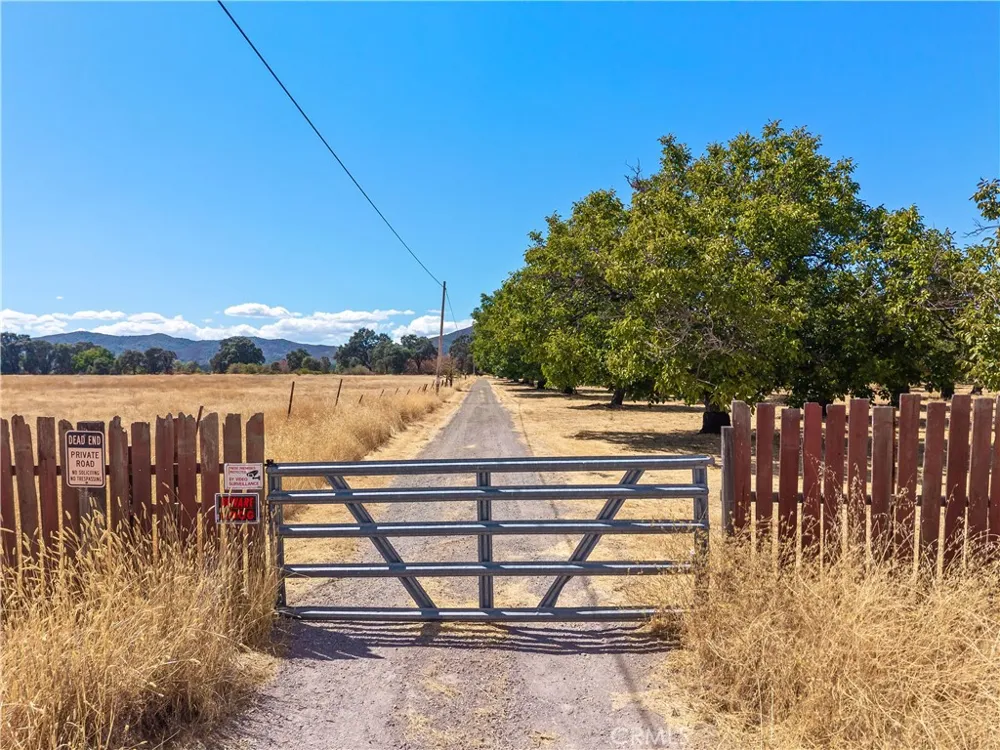 1860 Hummel Lane Kelseyville, CA 95451